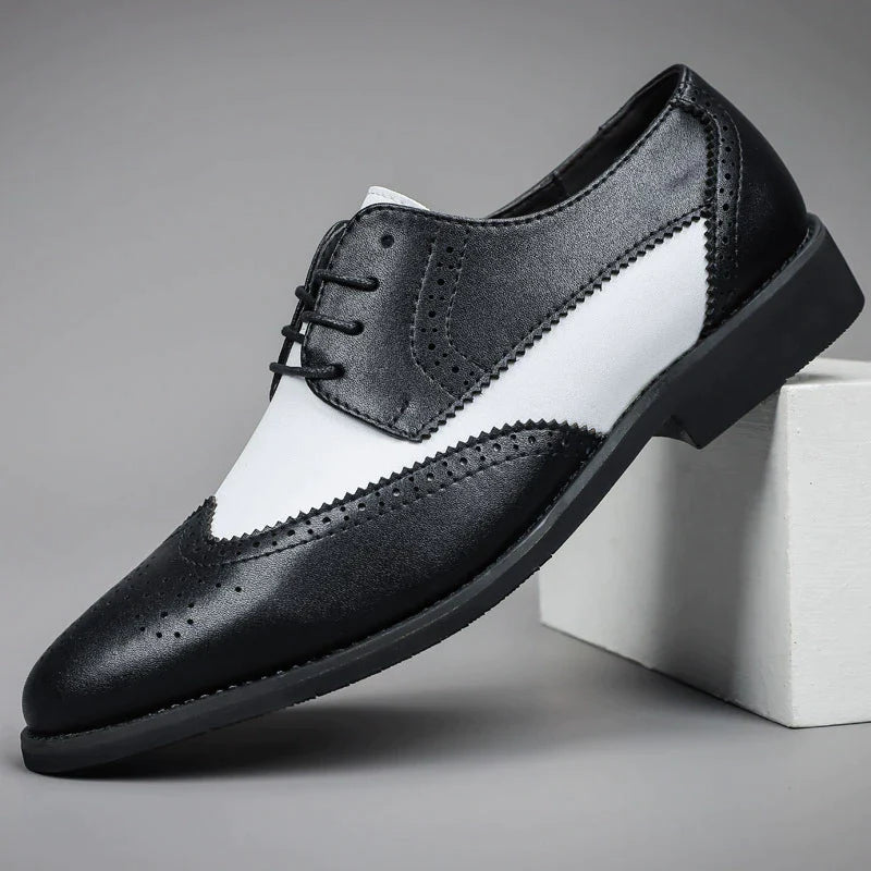 Hot Sale Formal Shoes For Men Black Office Shoes Male Brand Fashion Brogue Men Wedding Pointy Toe Shoe Lacing Leather Shoe