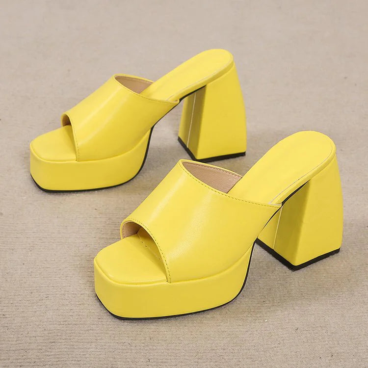 Pantofole impermeabili gialle con tacco alto