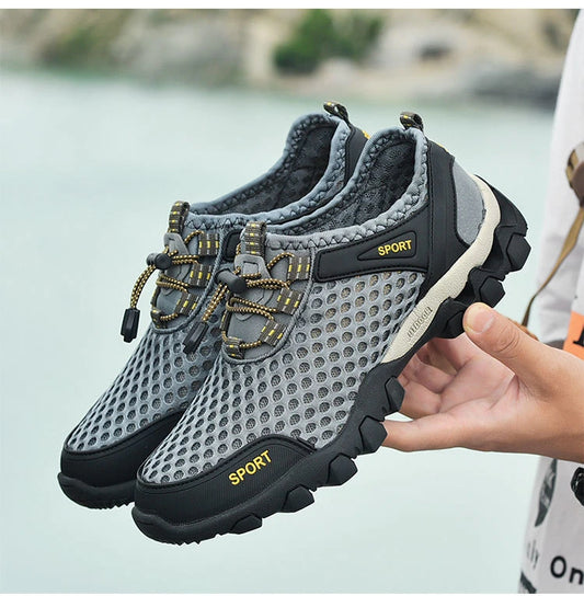 Sandali da trekking estivi alla moda da uomo