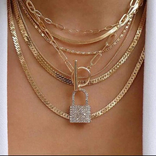 Damen-Halskette mit böhmischer goldener Schlangenknochenkette 